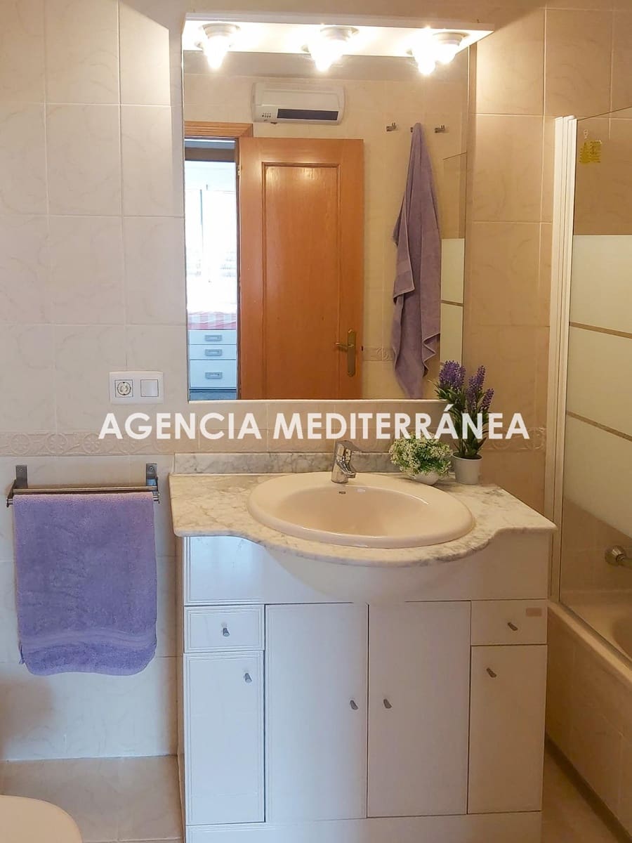 3 bedroom Penthouse for rent in Burjassot with garage - € 1,300 (Ref: 9990791)