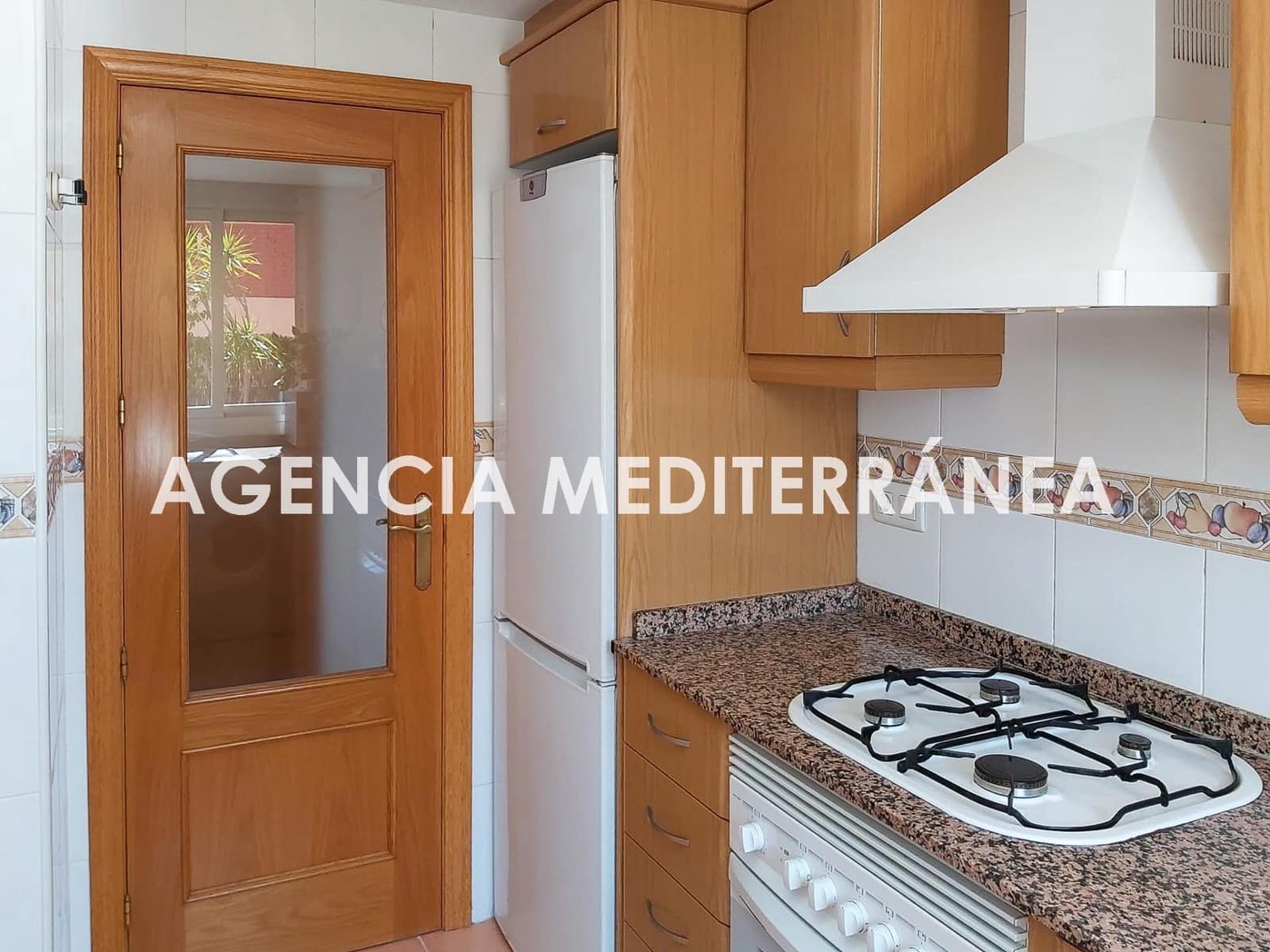 3 bedroom Penthouse for rent in Burjassot with garage - € 1,300 (Ref: 9990791)