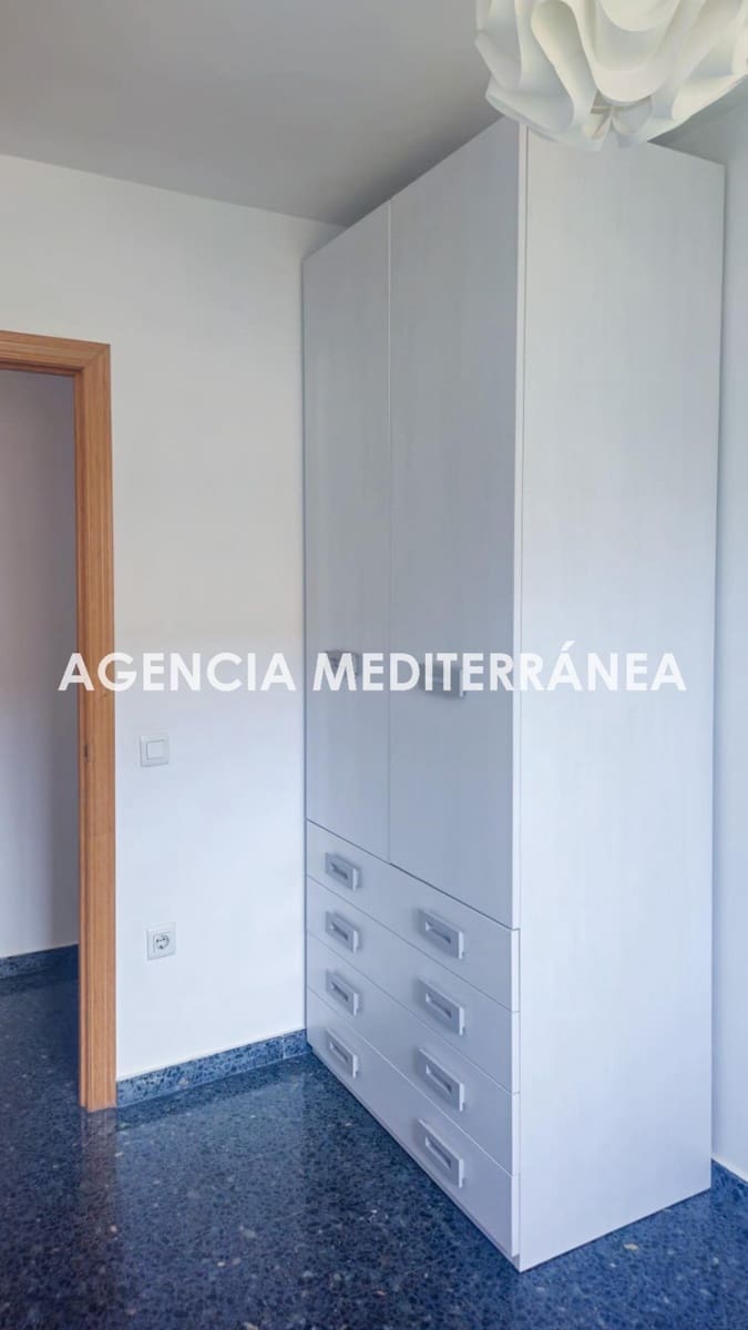 3 sypialnia Penthouse do wynajęcia w Burjassot z garażem - 1 300 € (Ref: 9990791)
