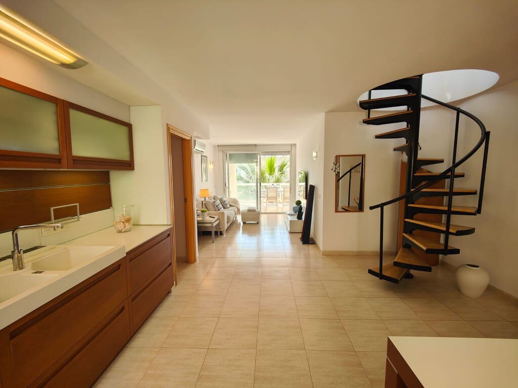 4 bedroom Penthouse for rent in Colonia de Sant Jordi with garage - € 1,800 (Ref: 10031618)