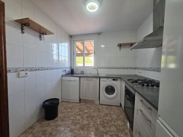 3 slaapkamer Halfvrijstaande villa te huur in Biniagual, Binissalem met garage - € 1.900 (Ref: 10063929)