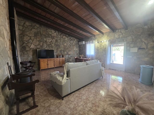 3 slaapkamer Halfvrijstaande villa te huur in Biniagual, Binissalem met garage - € 1.900 (Ref: 10063929)