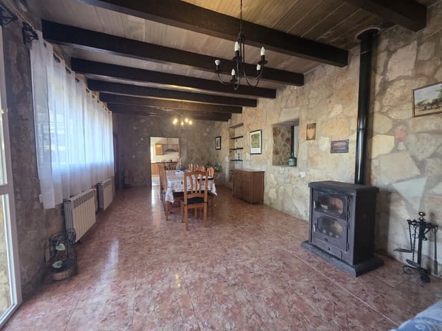 4 slaapkamer Halfvrijstaande villa te huur in Binissalem met zwembad garage - € 2.500 (Ref: 10063930)