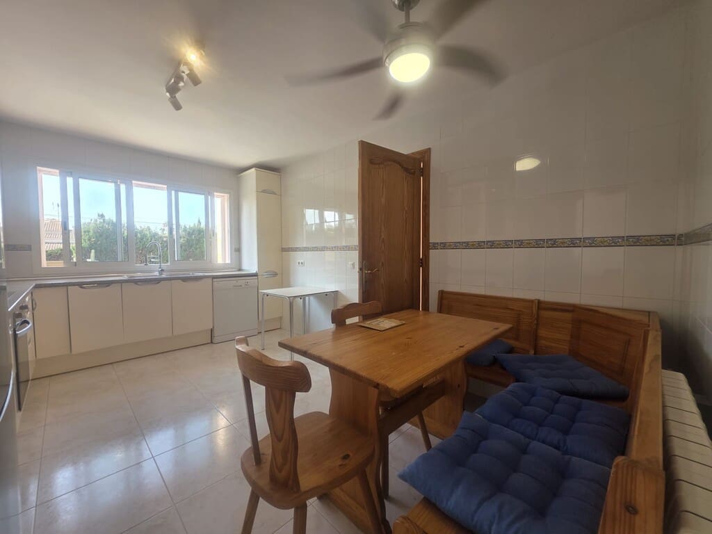 4 bedroom Villa for rent in Badia Gran with pool garage - € 3,000 (Ref: 10075451)
