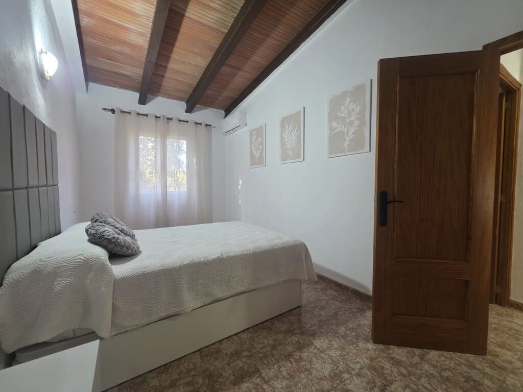 Villa/Maison Semi-Mitoyenne de 3 chambres à louer à Biniagual avec garage - 1 900 € (Ref: 10094337)