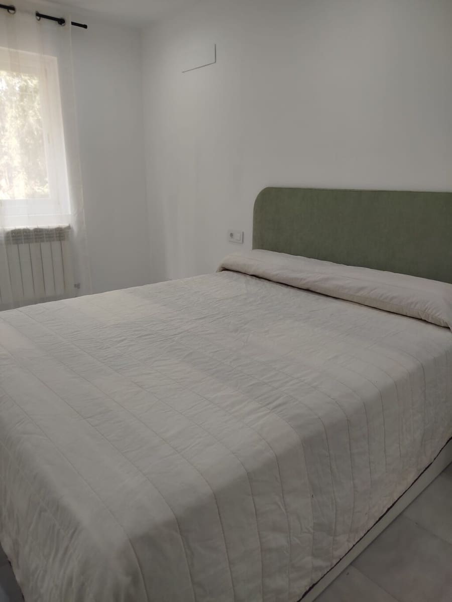 Villa/Maison Semi-Mitoyenne de 3 chambres à louer à Biniagual avec garage - 1 900 € (Ref: 10094337)