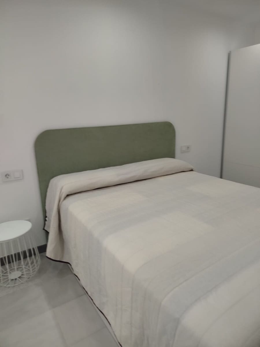 Villa/Maison Semi-Mitoyenne de 3 chambres à louer à Biniagual avec garage - 1 900 € (Ref: 10094337)