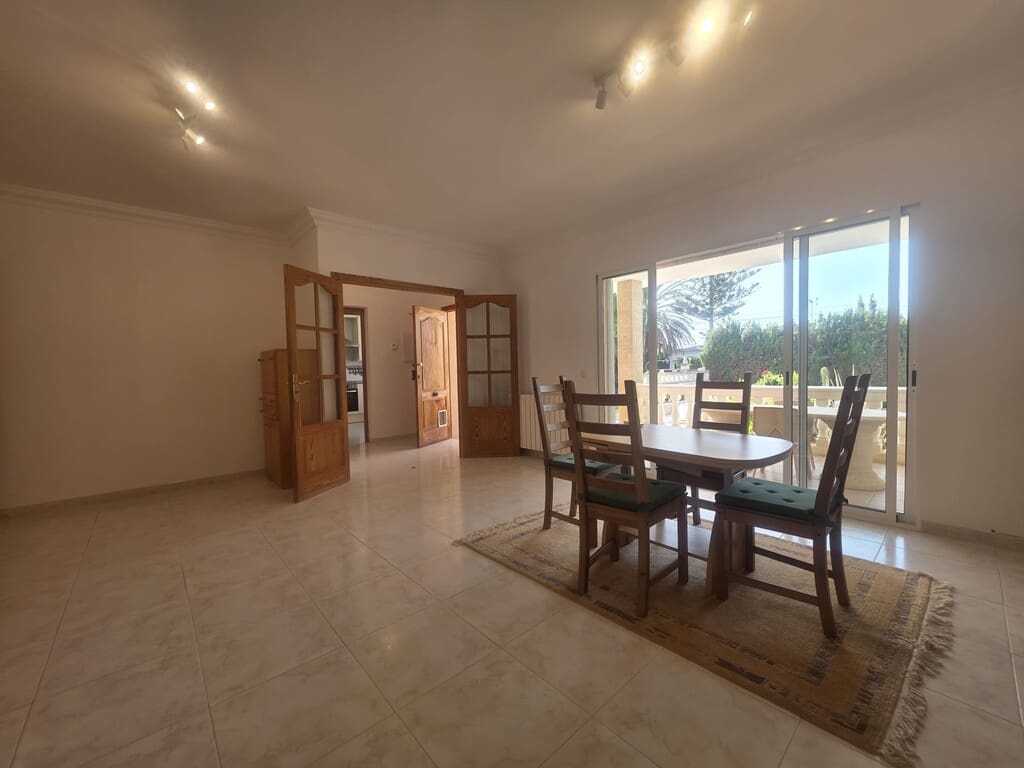 Villa/Maison de 4 chambres à louer à Badia Gran avec piscine garage - 3 000 € (Ref: 10115532)