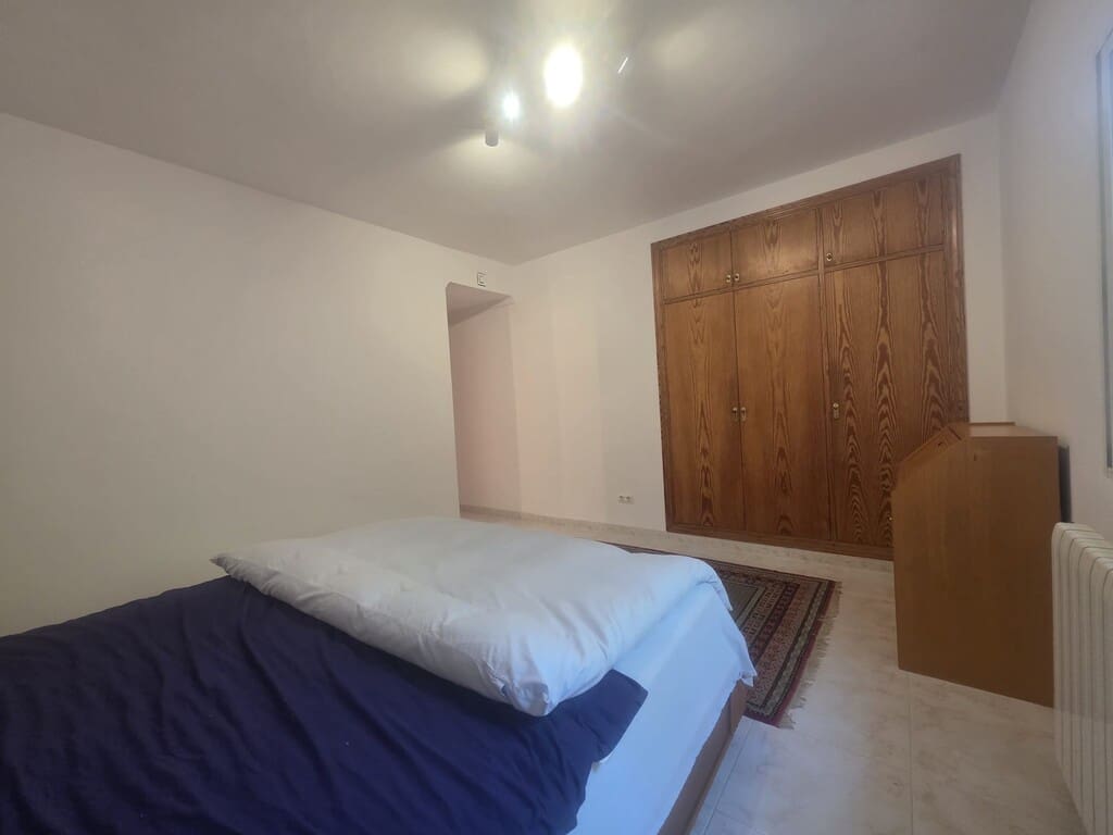 Villa/Maison de 4 chambres à louer à Badia Gran avec piscine garage - 3 000 € (Ref: 10115532)