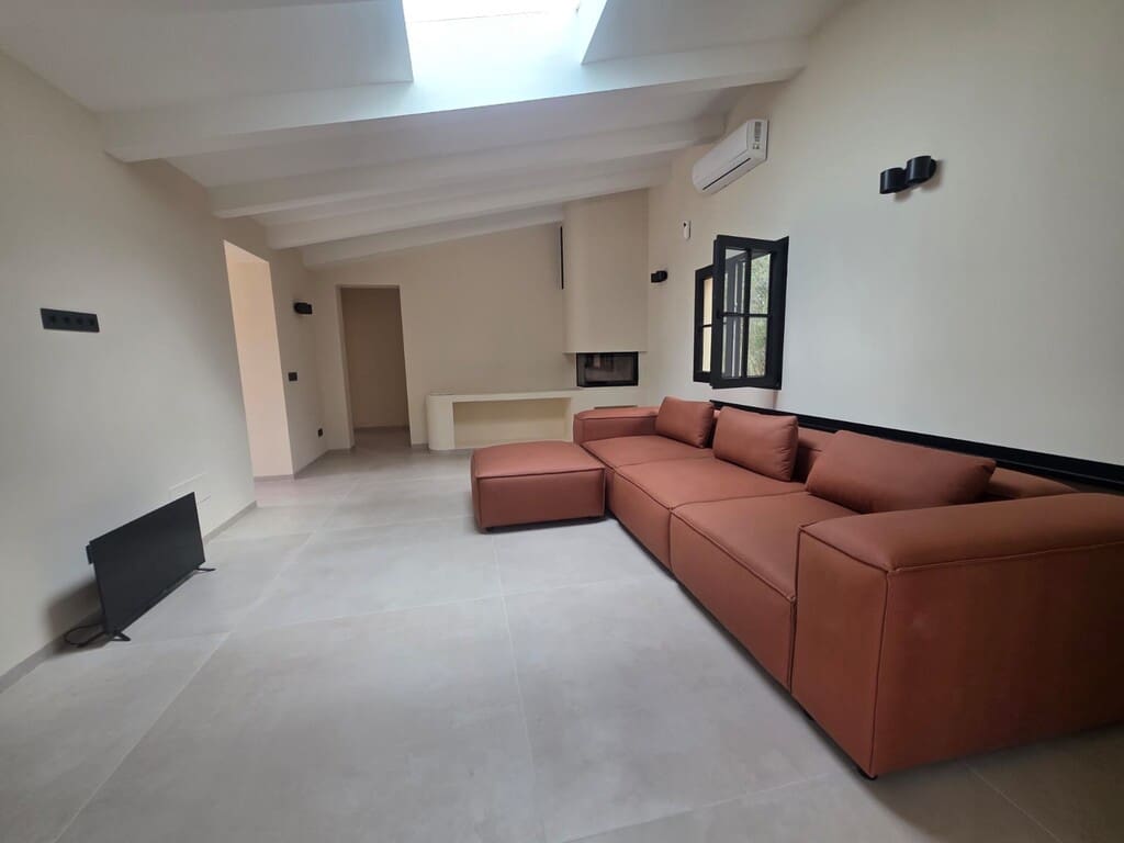 3 bedroom Finca/Country House for rent in Llucmajor with pool - € 3,250 (Ref: 9968451)