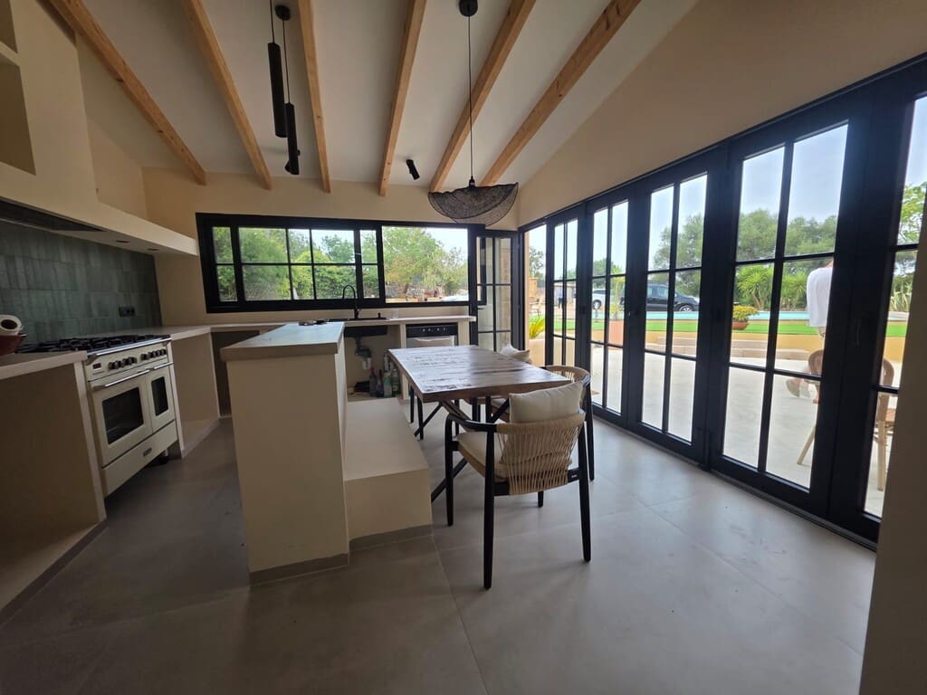 3 bedroom Finca/Country House for rent in Llucmajor with pool - € 3,250 (Ref: 9968451)