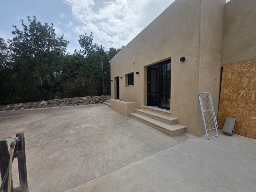3 bedroom Finca/Country House for rent in Llucmajor with pool - € 3,250 (Ref: 9968451)