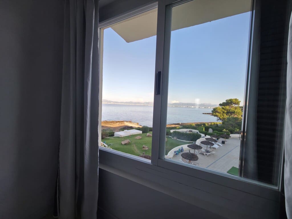 3 bedroom Flat for rent in Cala Blava with pool - € 1,800 (Ref: 9968457)