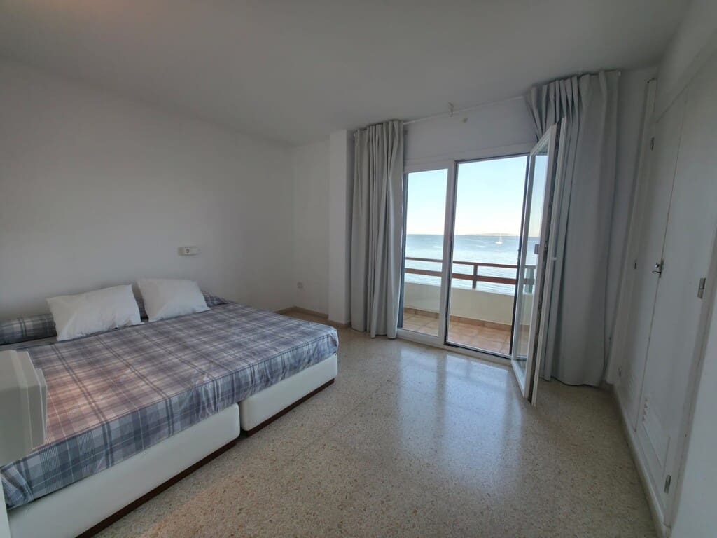 3 bedroom Flat for rent in Cala Blava with pool - € 1,800 (Ref: 9968457)