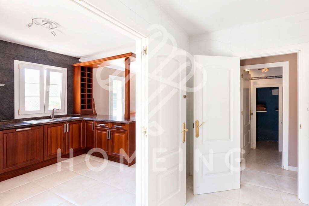 Chalet de 3 habitaciones en Tolleric en venta con piscina - 1.200.000 € (Ref: 9968465)
