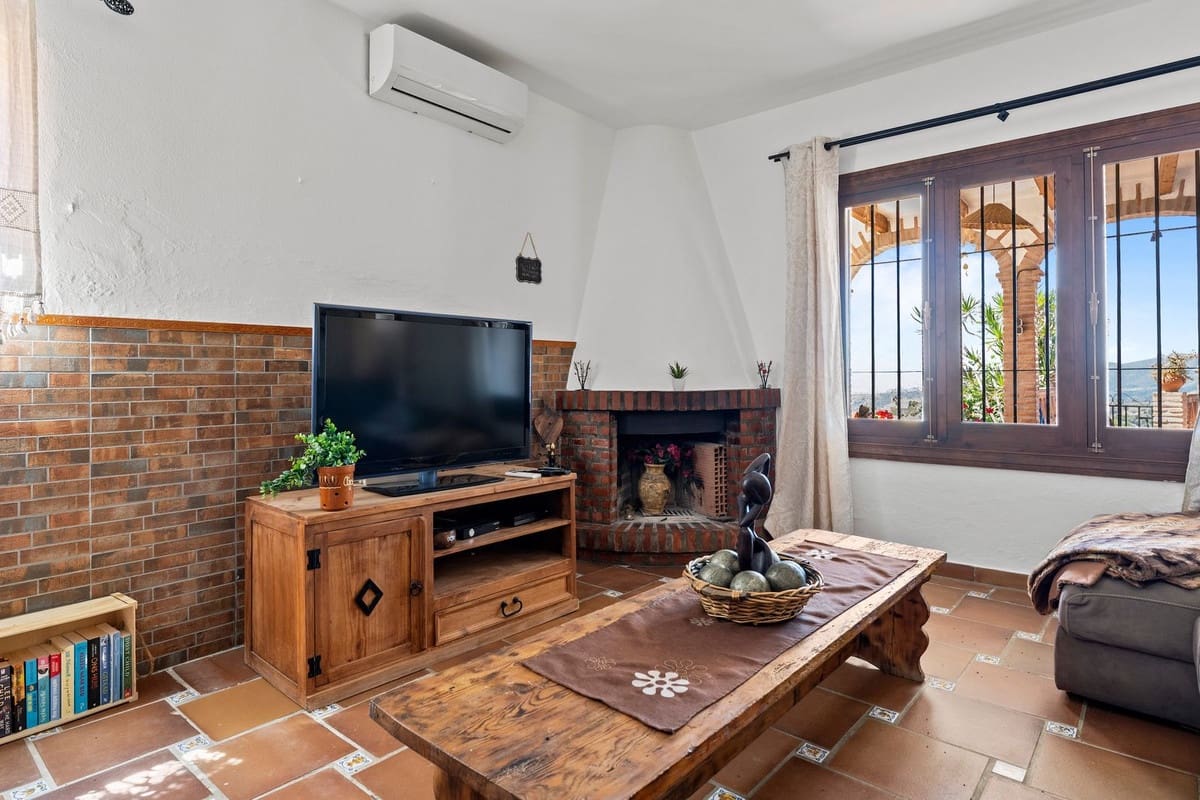 4 soveværelse Villa til salg i Mijas med swimmingpool garage - € 725.000 (Ref: 10112299)