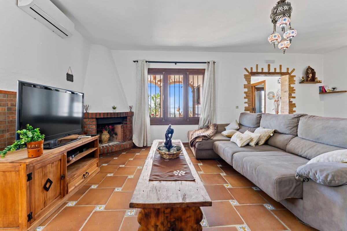 4 soveværelse Villa til salg i Mijas med swimmingpool garage - € 725.000 (Ref: 10112299)