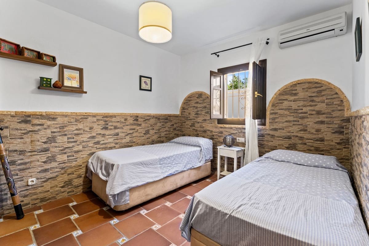 4 soveværelse Villa til salg i Mijas med swimmingpool garage - € 725.000 (Ref: 10112299)