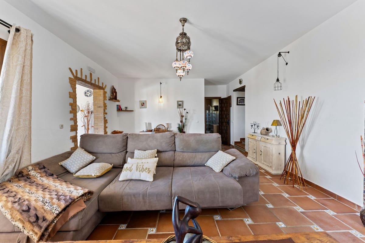 4 soveværelse Villa til salg i Mijas med swimmingpool garage - € 725.000 (Ref: 10112299)