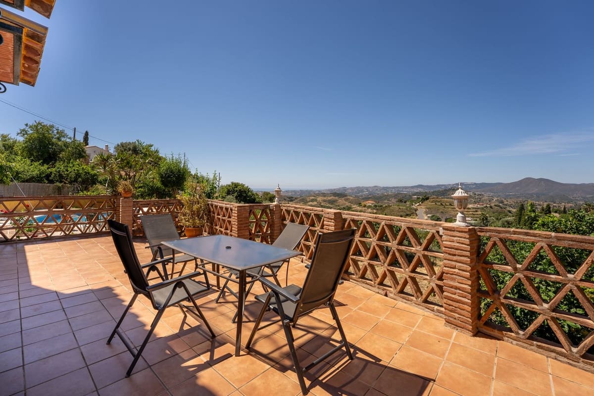 4 soveværelse Villa til salg i Mijas med swimmingpool garage - € 725.000 (Ref: 10112299)