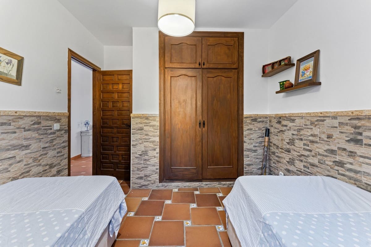 4 soveværelse Villa til salg i Mijas med swimmingpool garage - € 725.000 (Ref: 10112299)