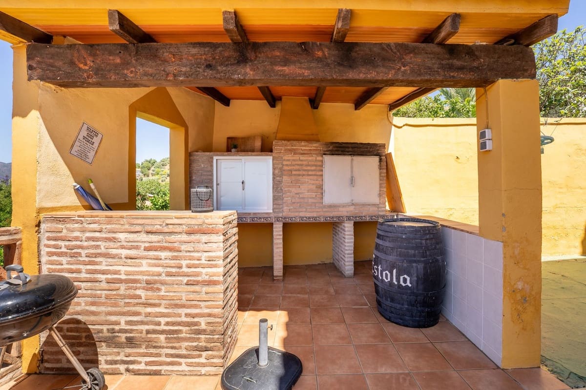 4 soveværelse Villa til salg i Mijas med swimmingpool garage - € 725.000 (Ref: 10112299)