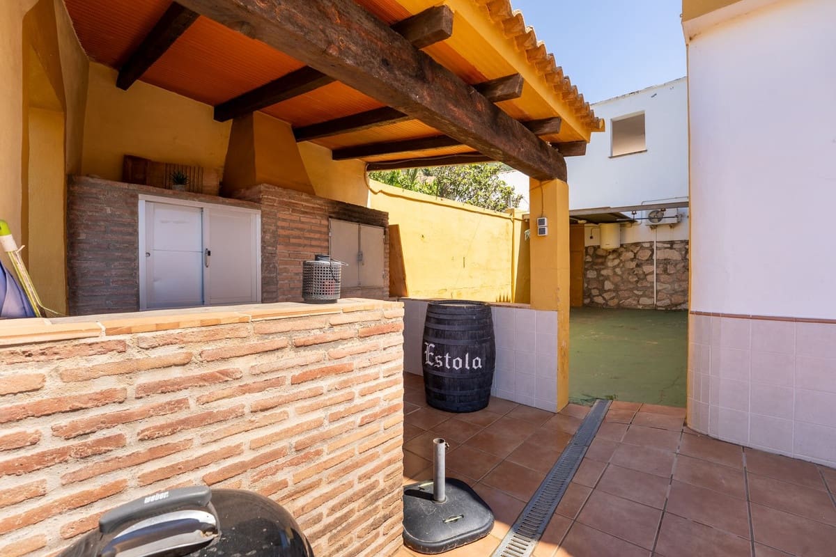 4 soveværelse Villa til salg i Mijas med swimmingpool garage - € 725.000 (Ref: 10112299)