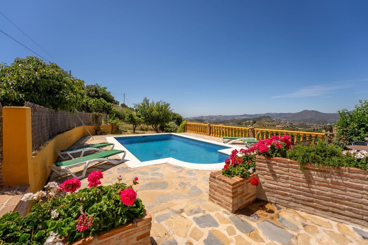 4 soveværelse Villa til salg i Mijas med swimmingpool garage - € 725.000 (Ref: 10112299)