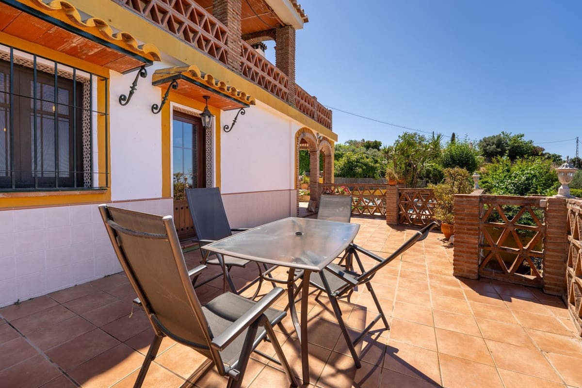 4 soveværelse Villa til salg i Mijas med swimmingpool garage - € 725.000 (Ref: 10112299)