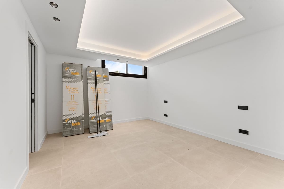 4 slaapkamer Villa te koop in Fuengirola met zwembad garage - € 1.945.000 (Ref: 10112301)