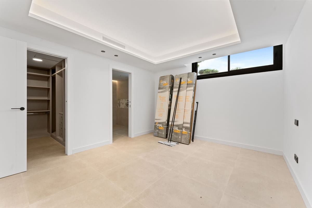 4 slaapkamer Villa te koop in Fuengirola met zwembad garage - € 1.945.000 (Ref: 10112301)