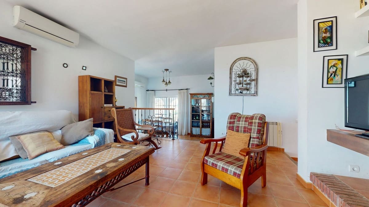 4 bedroom Villa for sale in Valtocado with pool garage - € 1,094,940 (Ref: 10112305)