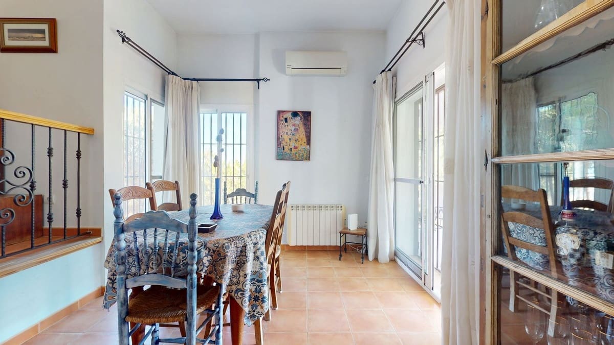 4 bedroom Villa for sale in Valtocado with pool garage - € 1,094,940 (Ref: 10112305)
