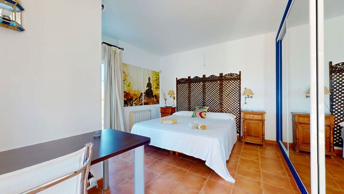 4 bedroom Villa for sale in Valtocado with pool garage - € 1,094,940 (Ref: 10112305)