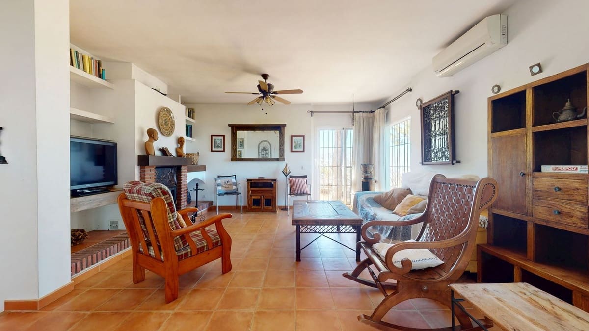 4 bedroom Villa for sale in Valtocado with pool garage - € 1,094,940 (Ref: 10112305)