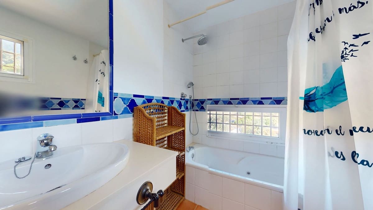 4 bedroom Villa for sale in Valtocado with pool garage - € 1,094,940 (Ref: 10112305)