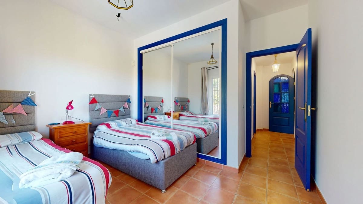 4 bedroom Villa for sale in Valtocado with pool garage - € 1,094,940 (Ref: 10112305)
