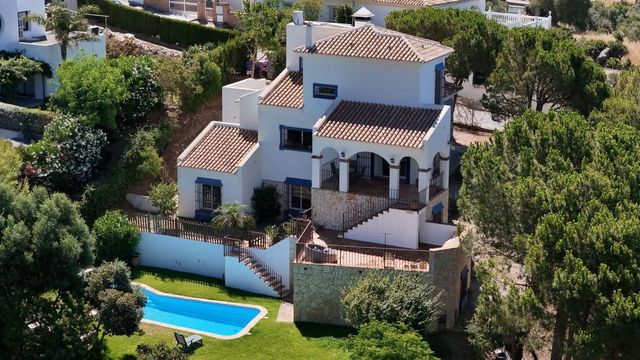 4 Zimmer Villa zu verkaufen in Valtocado, Mijas mit Pool Garage - 1.094.940 € (Ref: 10112305)