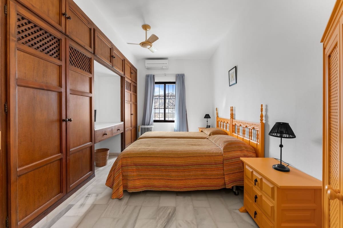 4 soveværelse Byhus til salg i Mijas med swimmingpool garage - € 875.000 (Ref: 10112307)