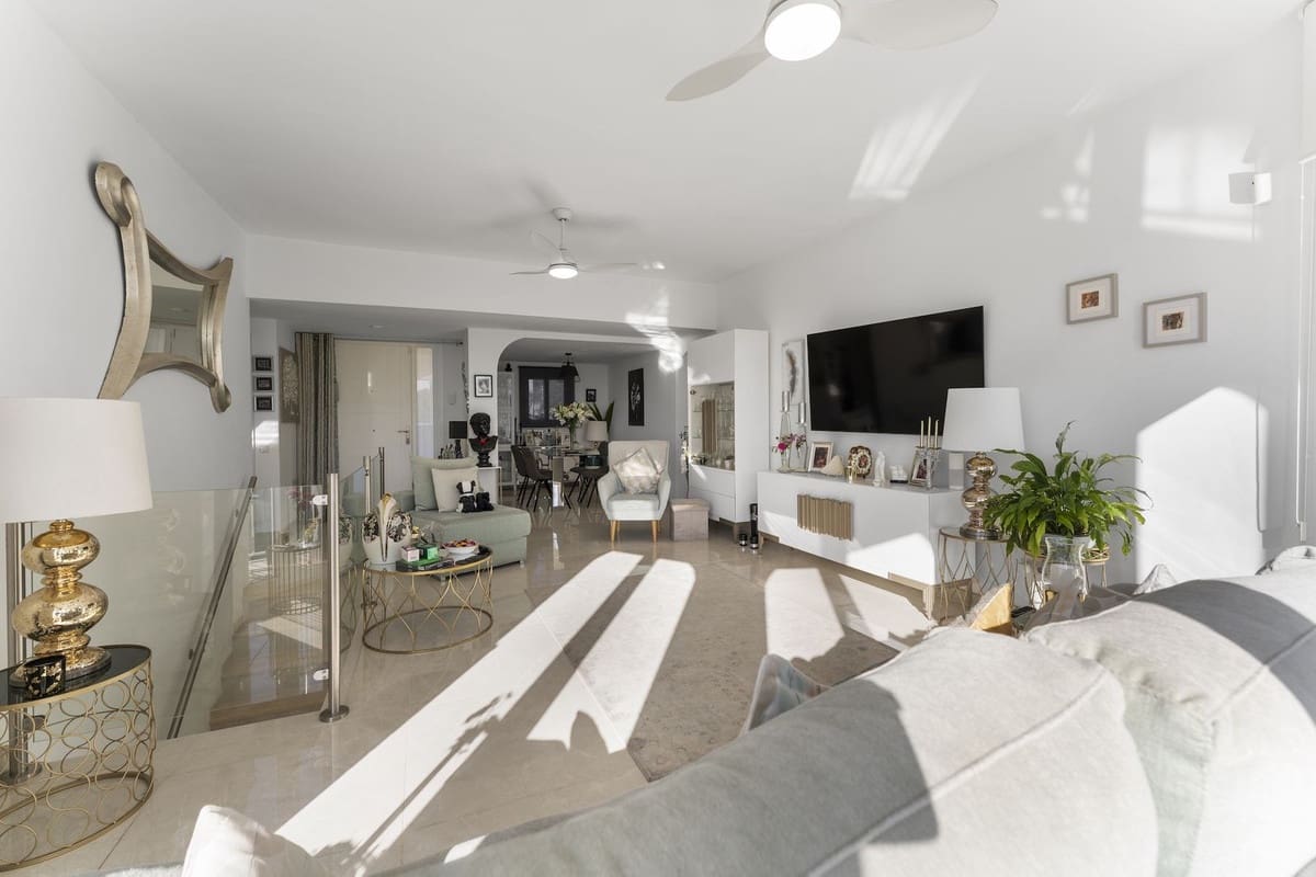 3 soveværelse Villa til salg i Mijas med swimmingpool garage - € 825.000 (Ref: 10112308)