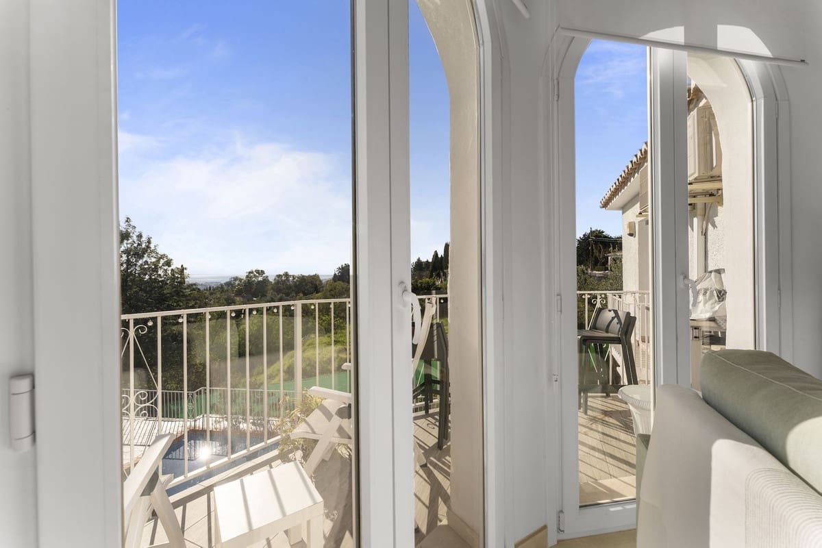 3 soveværelse Villa til salg i Mijas med swimmingpool garage - € 825.000 (Ref: 10112308)