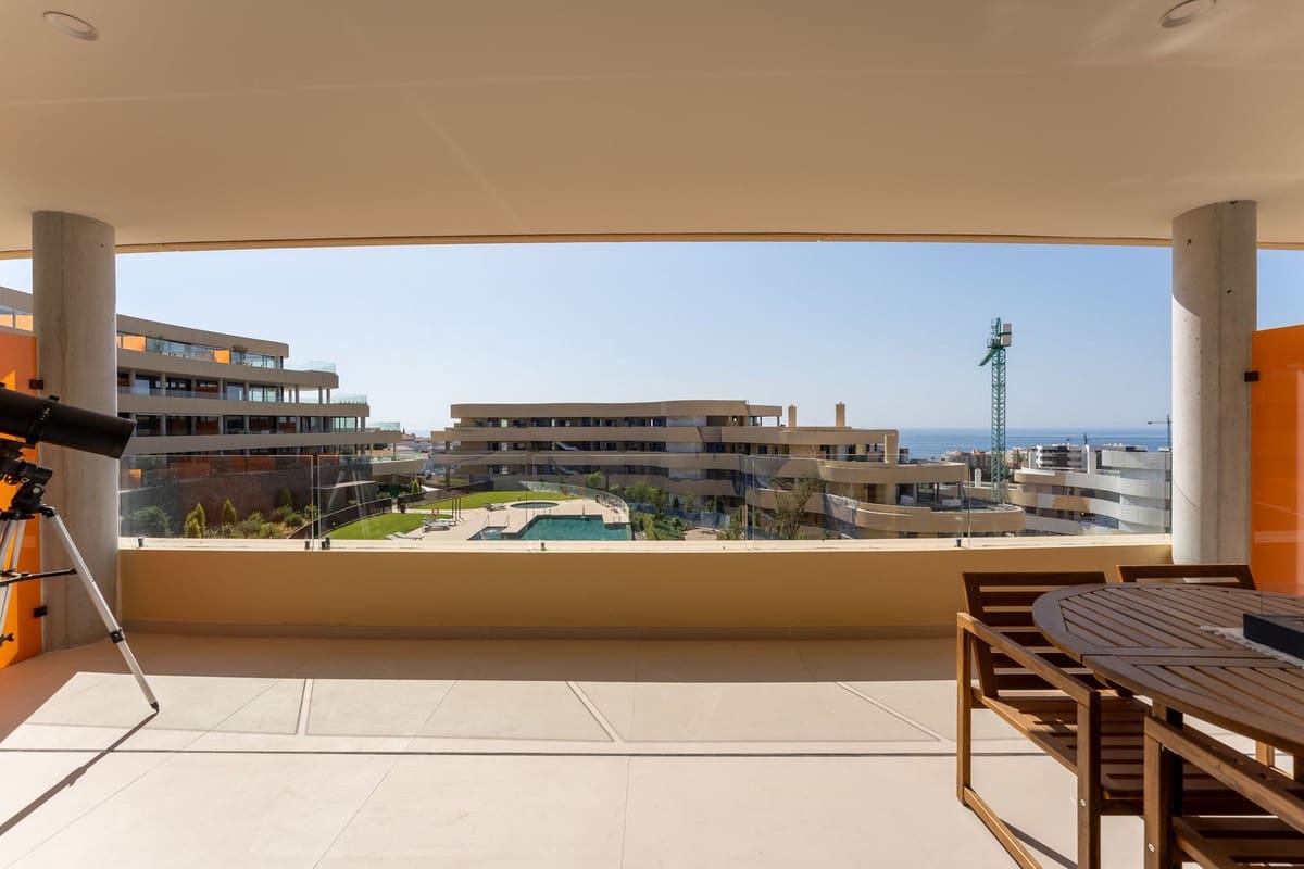 Apartamento de 2 habitaciones en Fuengirola en venta con piscina garaje - 660.000 € (Ref: 10112312)