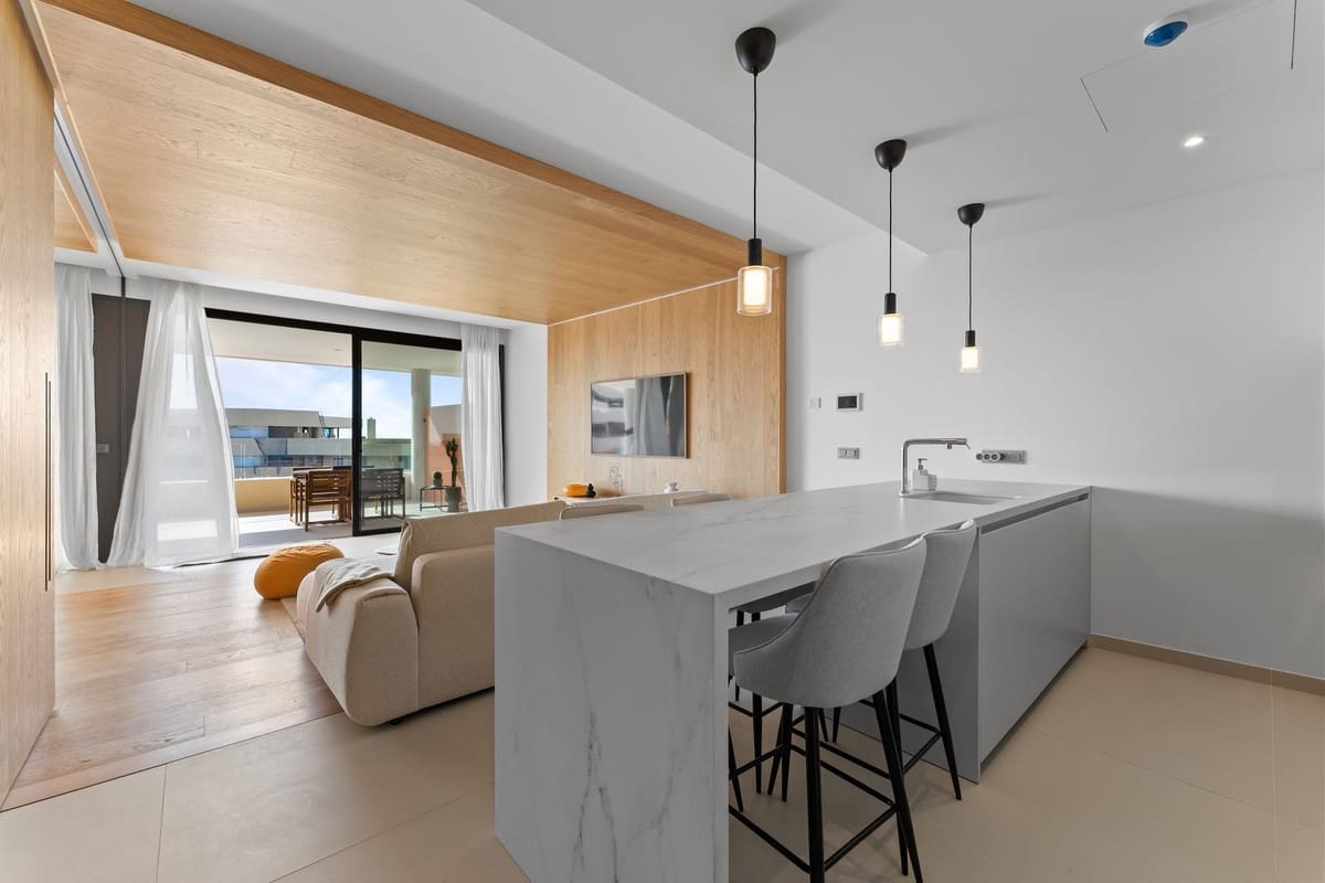 2 soverom Leilighet til salgs i Fuengirola med svømmebasseng garasje - € 640 000 (Ref: 10112313)