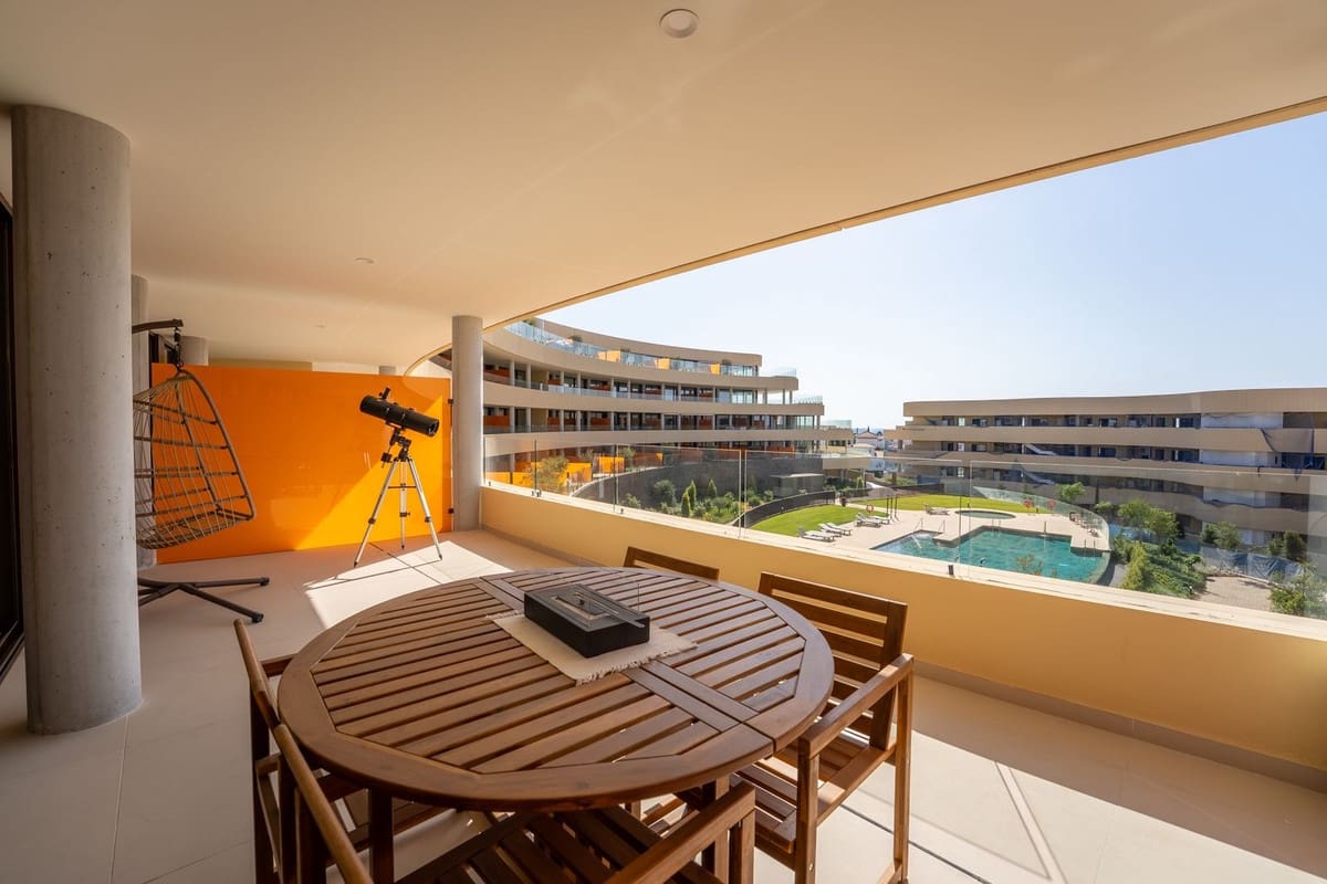 2 soverom Leilighet til salgs i Fuengirola med svømmebasseng garasje - € 640 000 (Ref: 10112313)