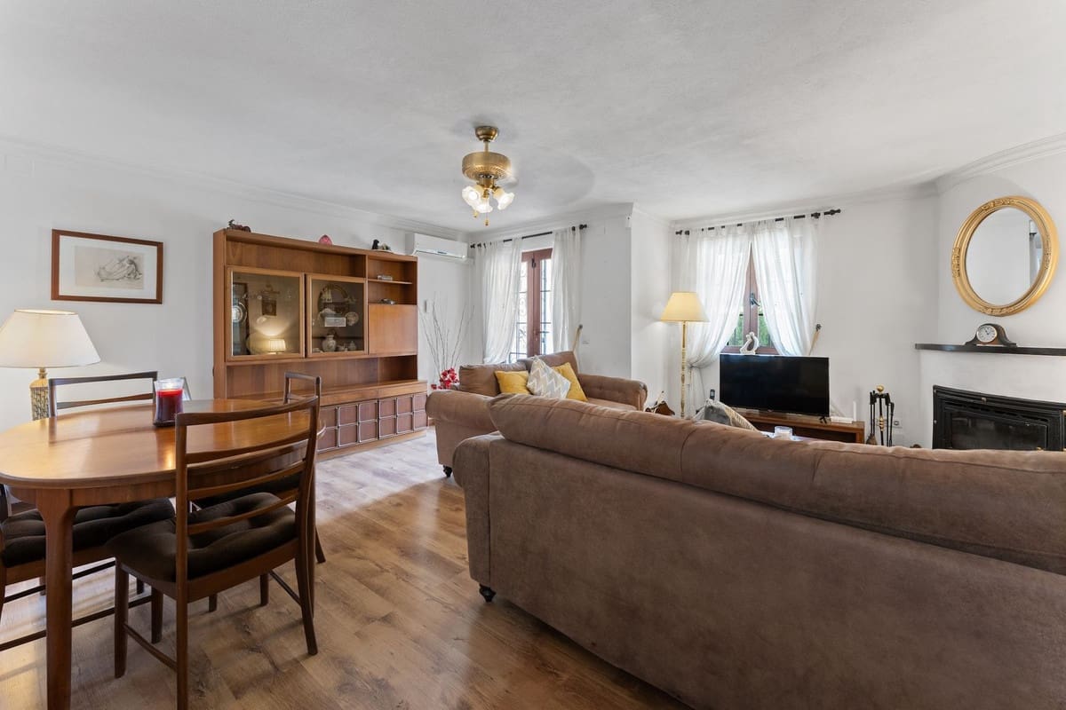 3 makuuhuone Paritalo myytävänä paikassa Mijas mukana uima-altaan - 449 000 € (Ref: 10112315)