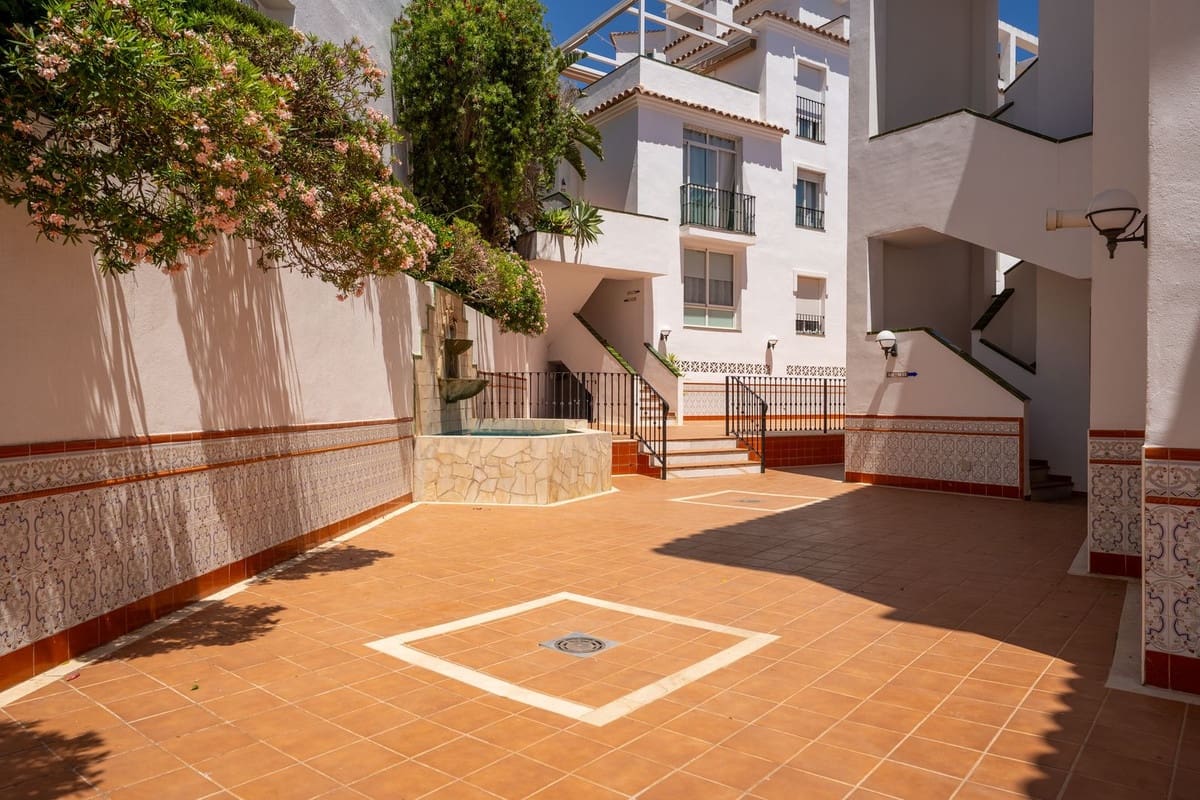 2 bedroom Apartment for sale in Mijas with garage - € 255,000 (Ref: 10112320)