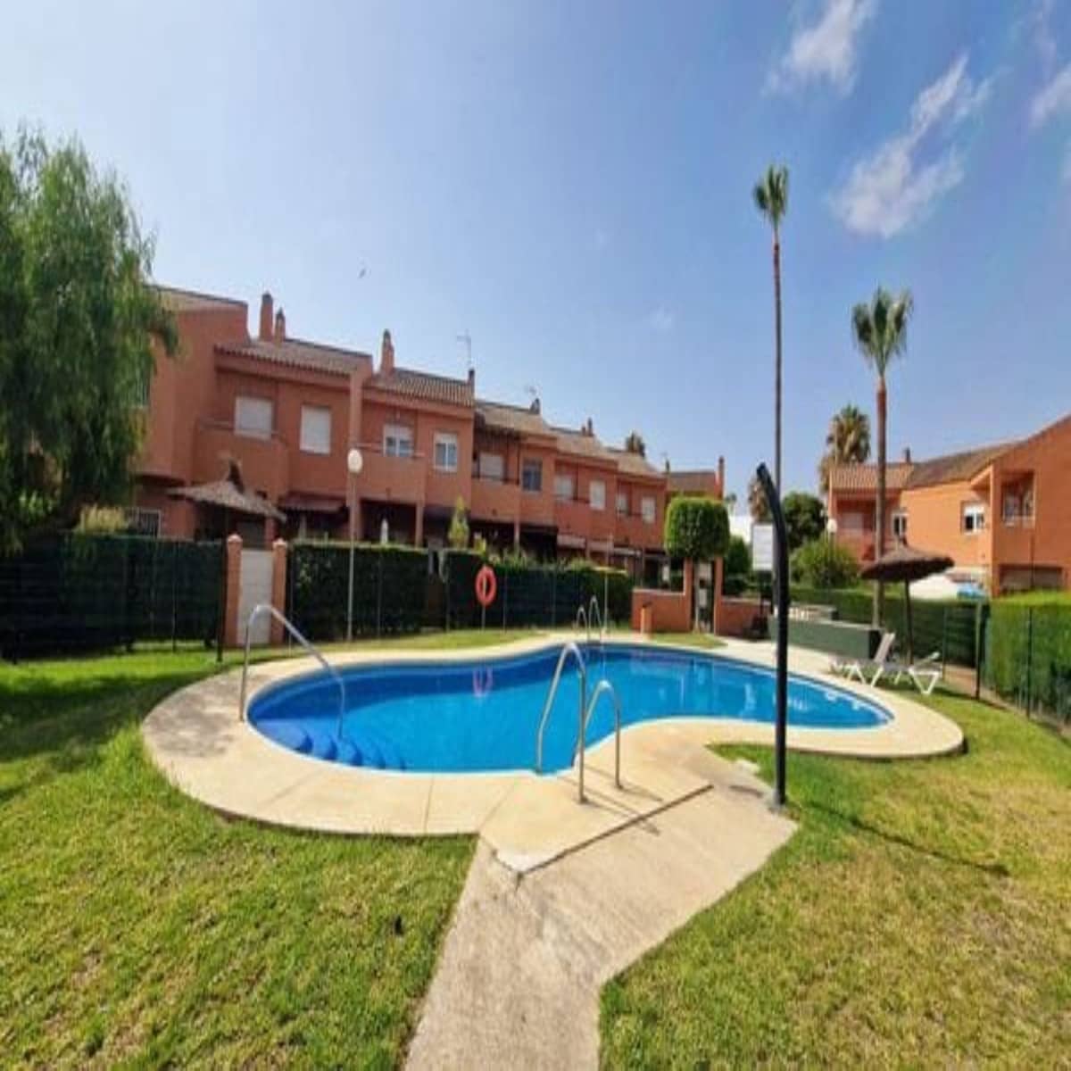 3 bedroom Townhouse for rent in San Luis de Sabinillas with pool garage - € 1,900 (Ref: 10112324)