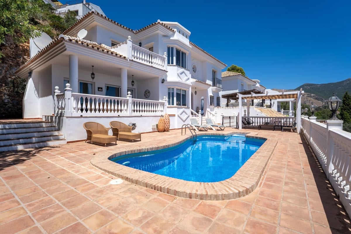 3 Zimmer Villa zu verkaufen in Mijas mit Pool Garage - 975.000 € (Ref: 10112326)