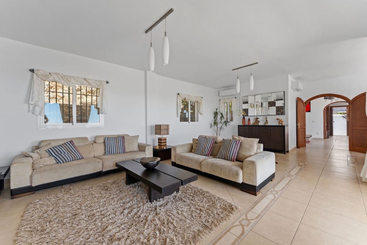 3 Zimmer Villa zu verkaufen in Mijas mit Pool Garage - 975.000 € (Ref: 10112326)
