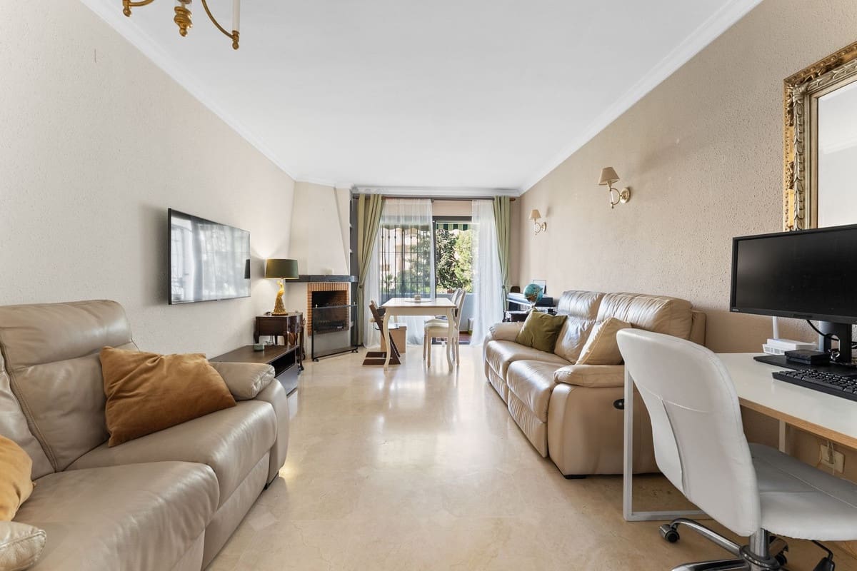 2 makuuhuone Huoneisto myytävänä paikassa Riviera del Sol mukana uima-altaan - 289 000 € (Ref: 10112328)